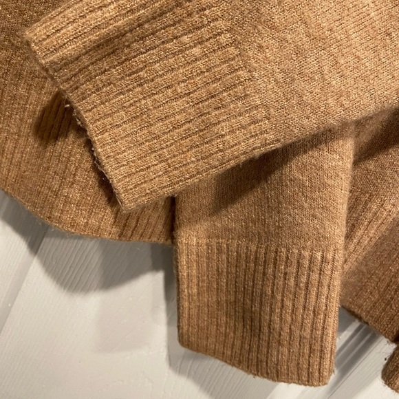 Banana Republic Size S Ribbed Front Cowl Turtle Neck Camel Tan   Sleeve Sweater - Picture 3 of 10